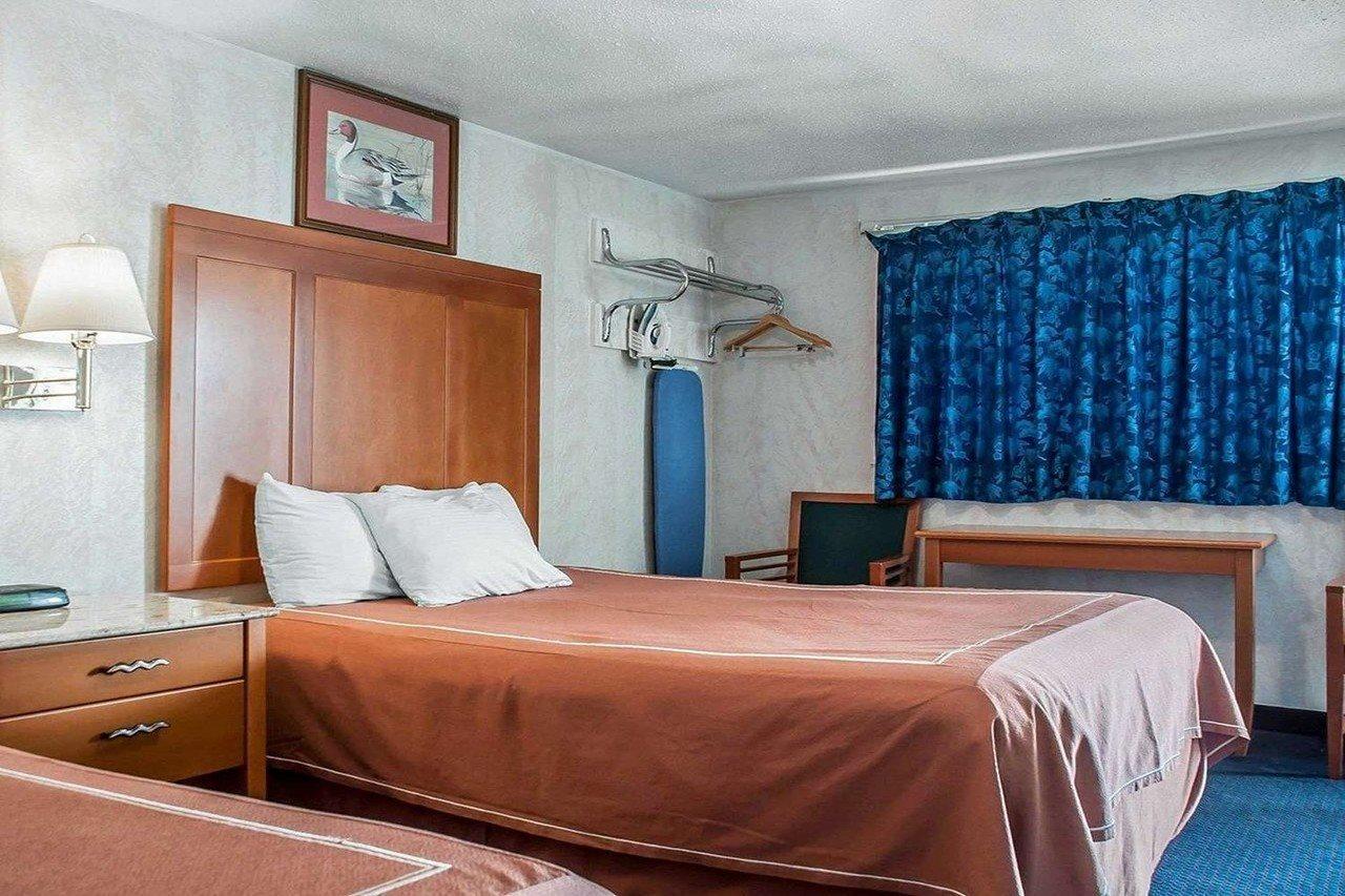 Castle Inn & Suites Niagara Falls Zewnętrze zdjęcie