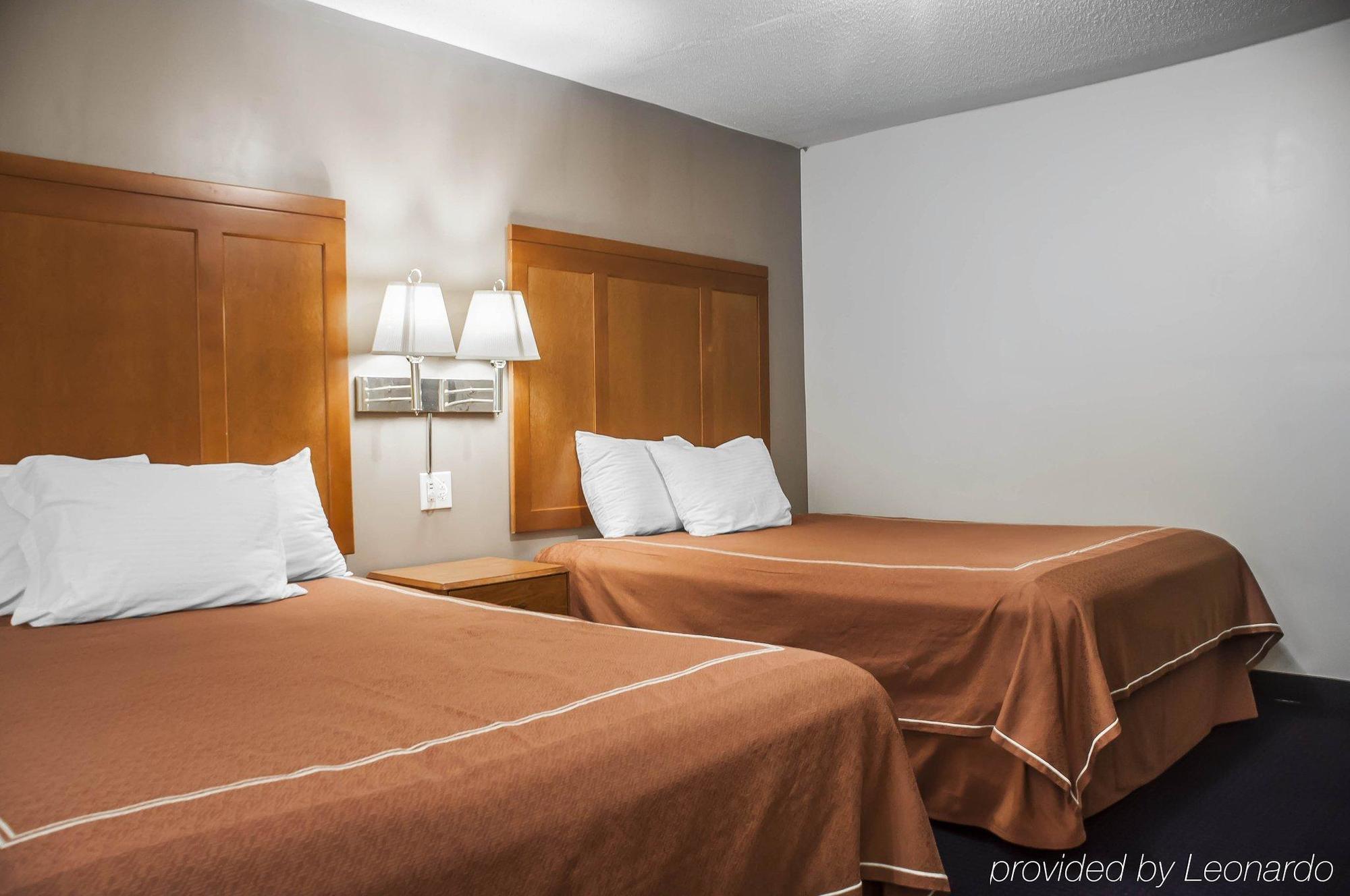 Castle Inn & Suites Niagara Falls Zewnętrze zdjęcie