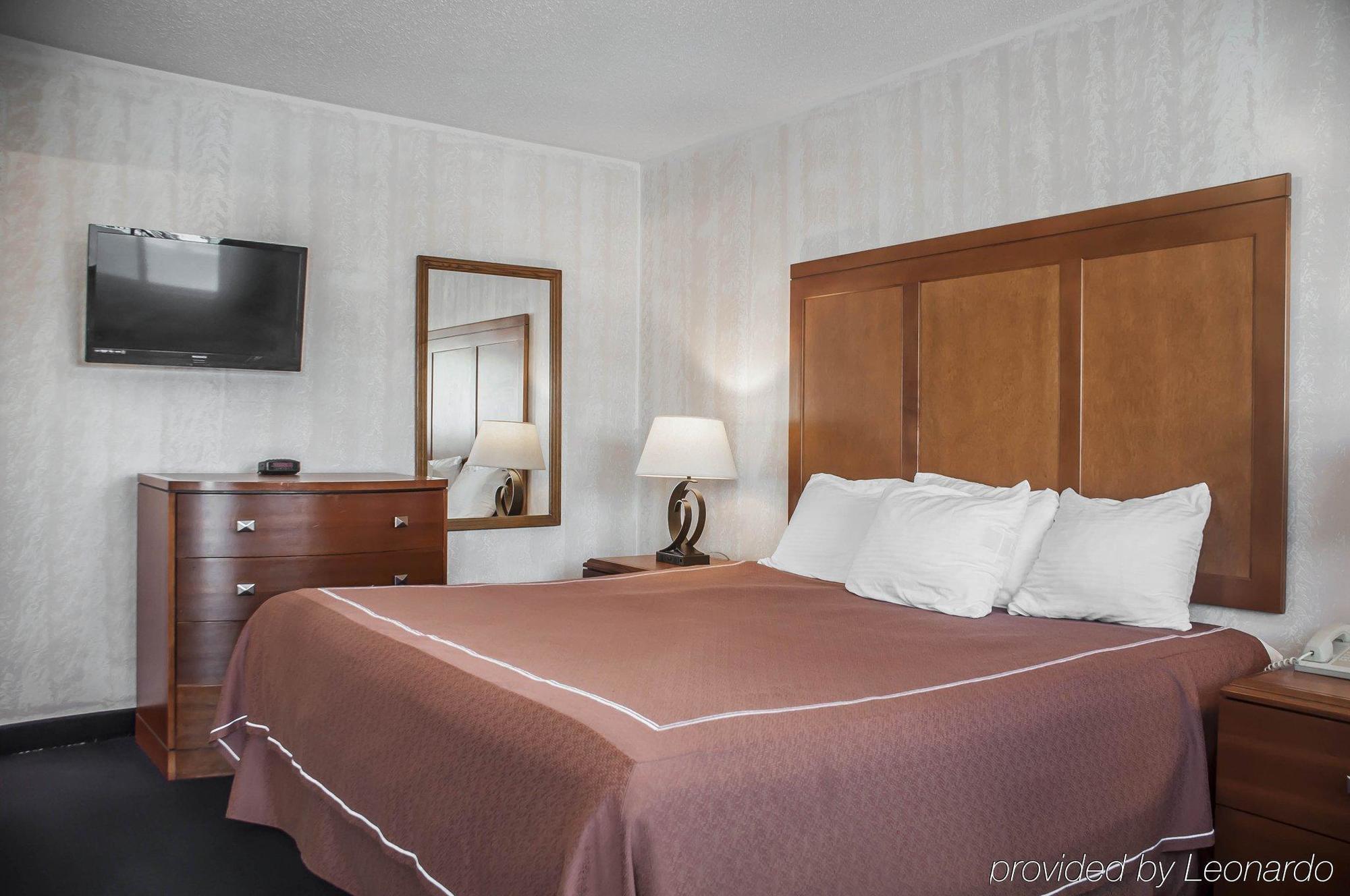 Castle Inn & Suites Niagara Falls Zewnętrze zdjęcie
