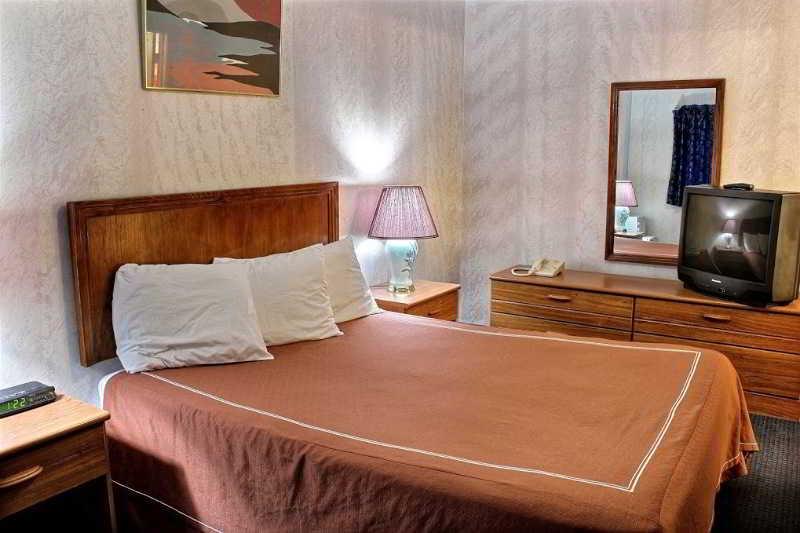 Castle Inn & Suites Niagara Falls Zewnętrze zdjęcie