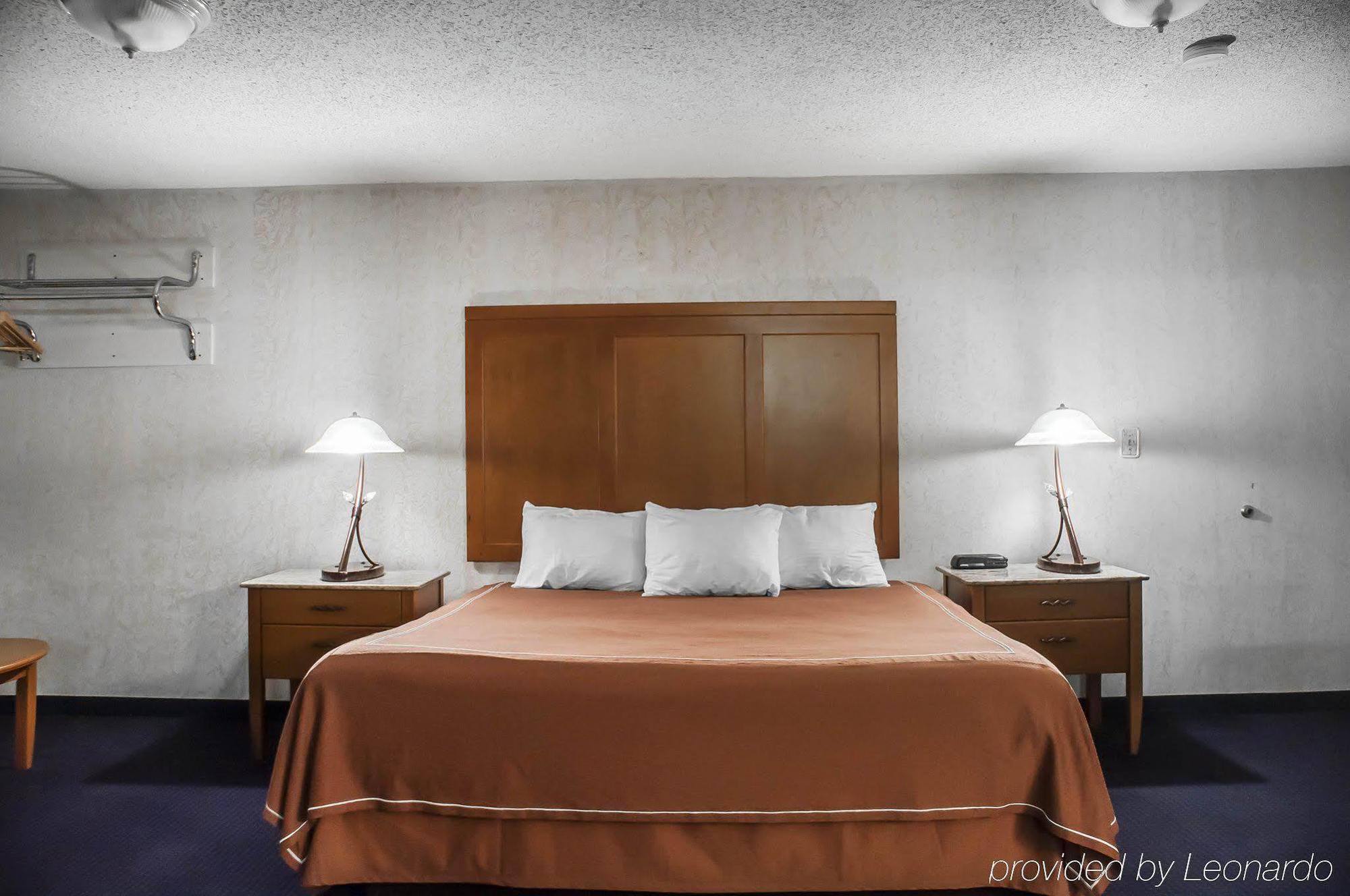 Castle Inn & Suites Niagara Falls Zewnętrze zdjęcie