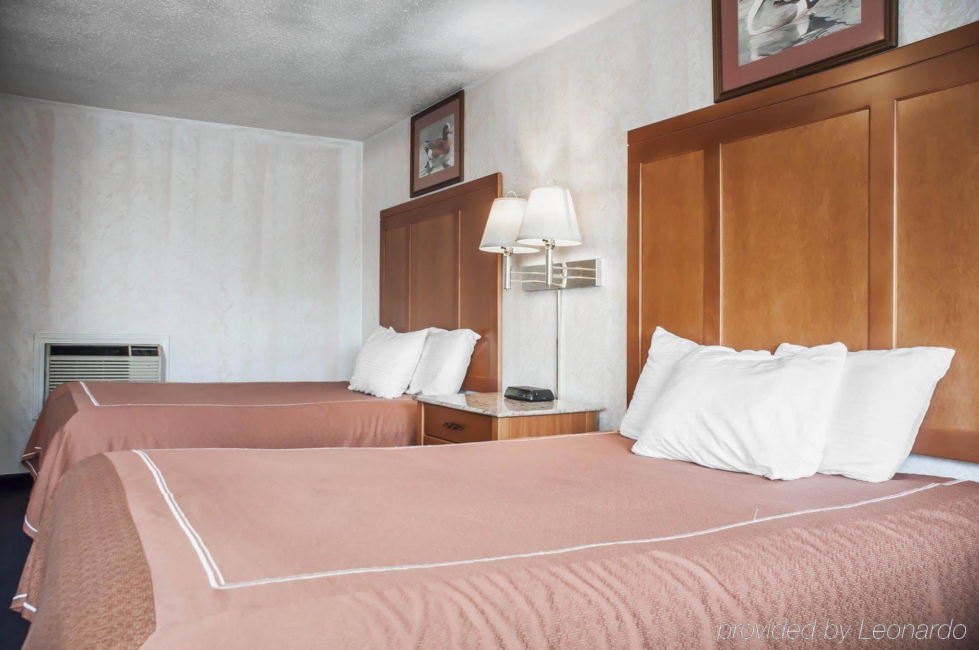 Castle Inn & Suites Niagara Falls Zewnętrze zdjęcie