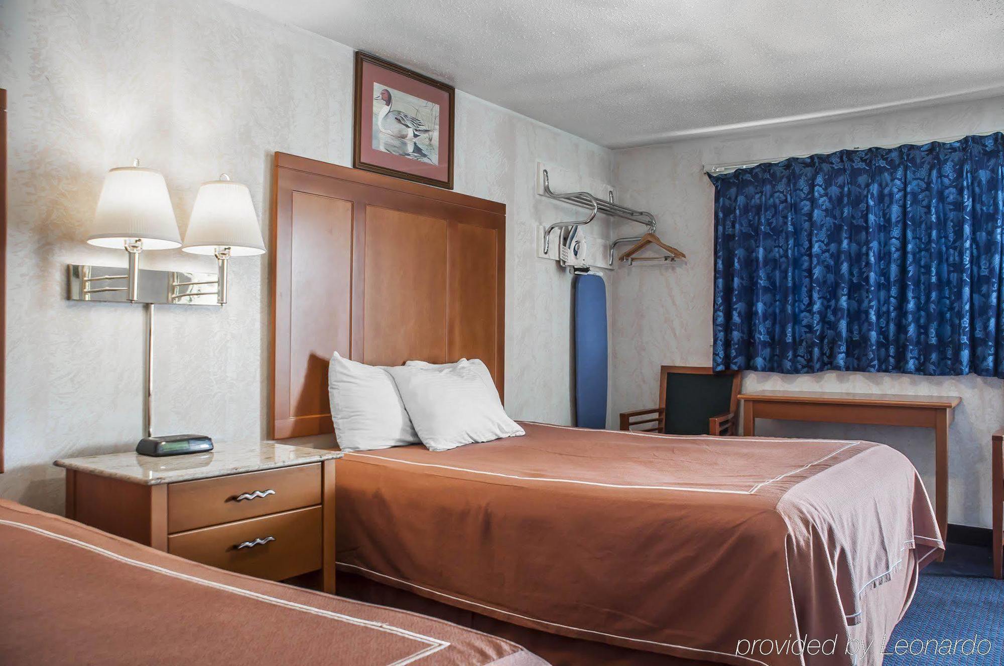 Castle Inn & Suites Niagara Falls Zewnętrze zdjęcie