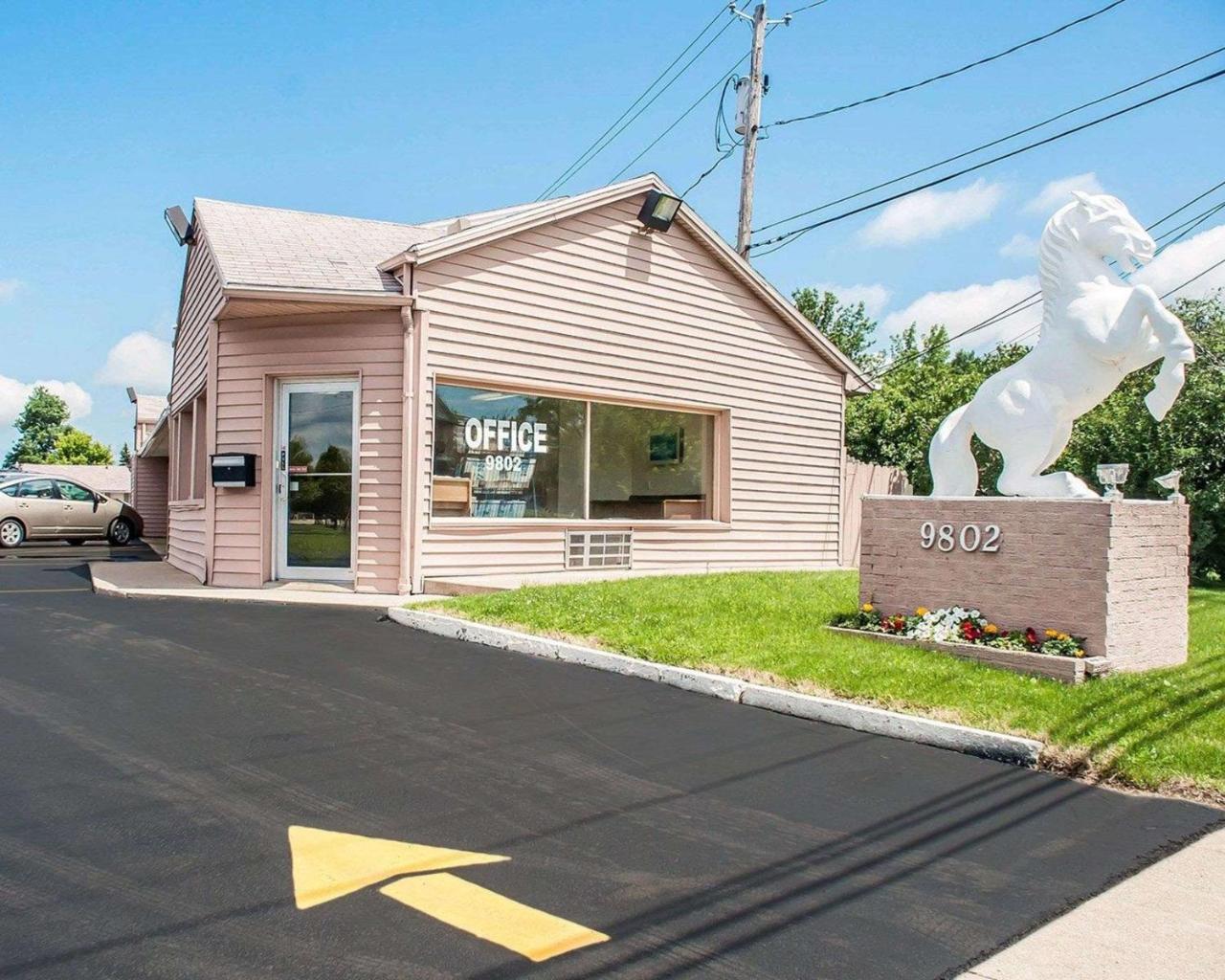 Castle Inn & Suites Niagara Falls Zewnętrze zdjęcie