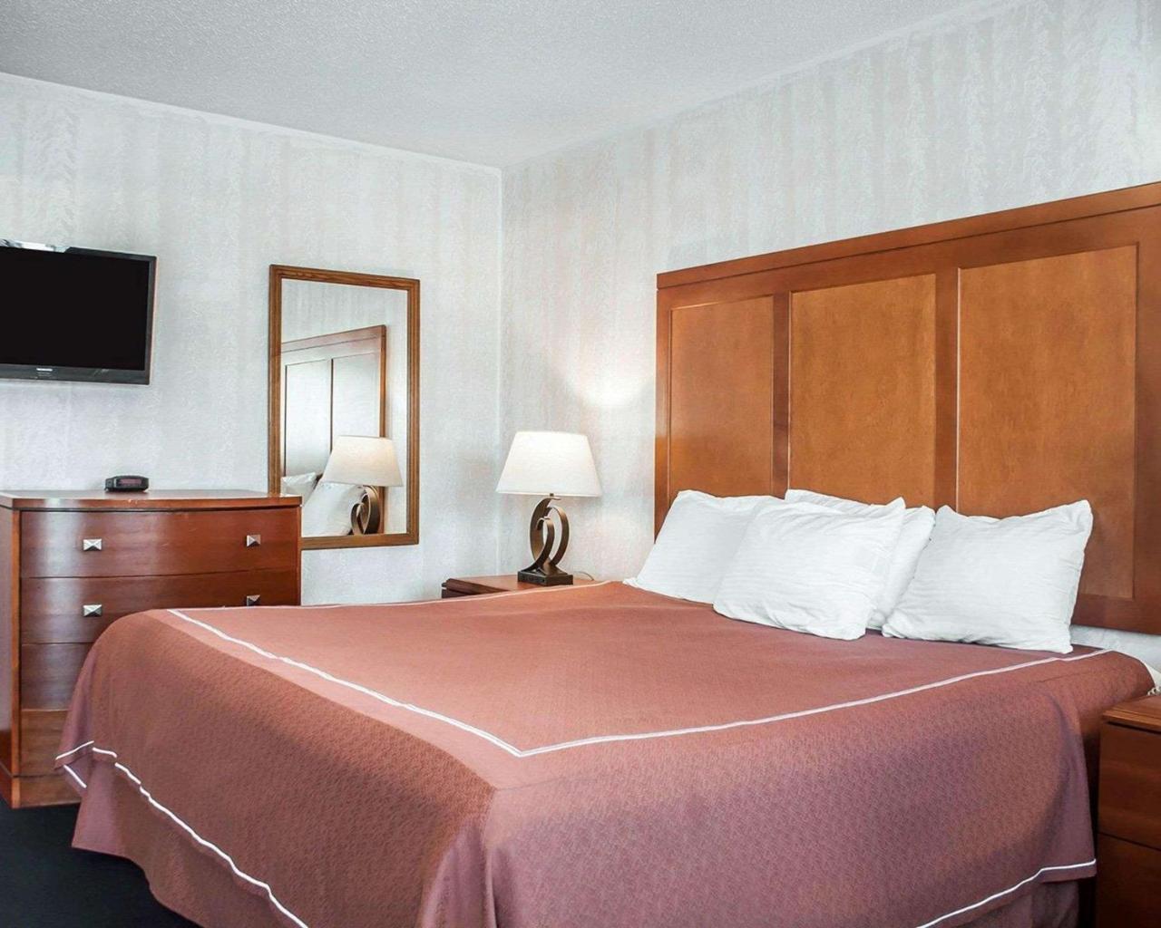 Castle Inn & Suites Niagara Falls Zewnętrze zdjęcie
