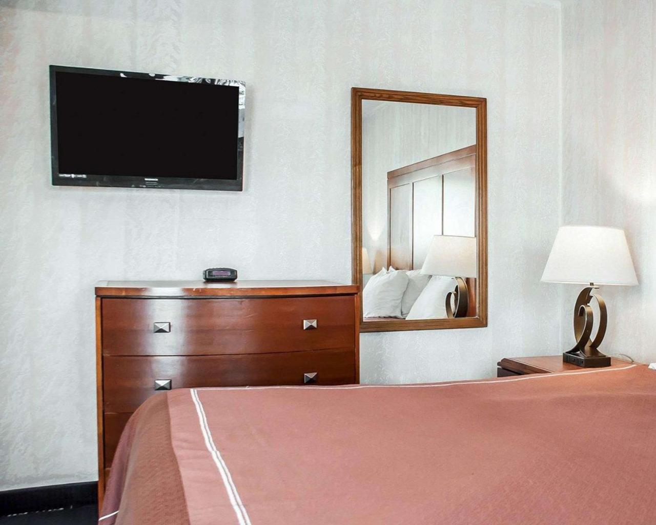 Castle Inn & Suites Niagara Falls Zewnętrze zdjęcie